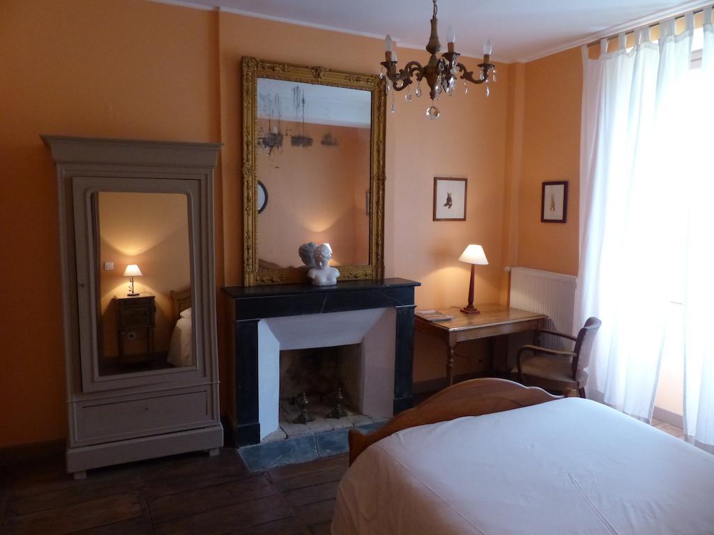 Le Domaine De Panissac Bed & Breakfast Berneuil  Phòng bức ảnh