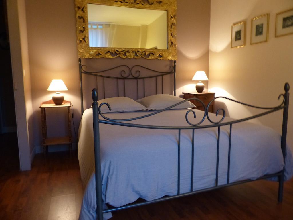 Le Domaine De Panissac Bed & Breakfast Berneuil  Phòng bức ảnh