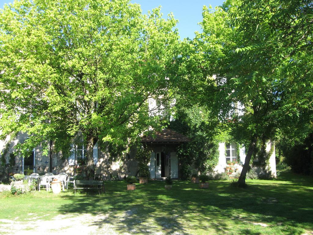 Le Domaine De Panissac Bed & Breakfast Berneuil  Ngoại thất bức ảnh
