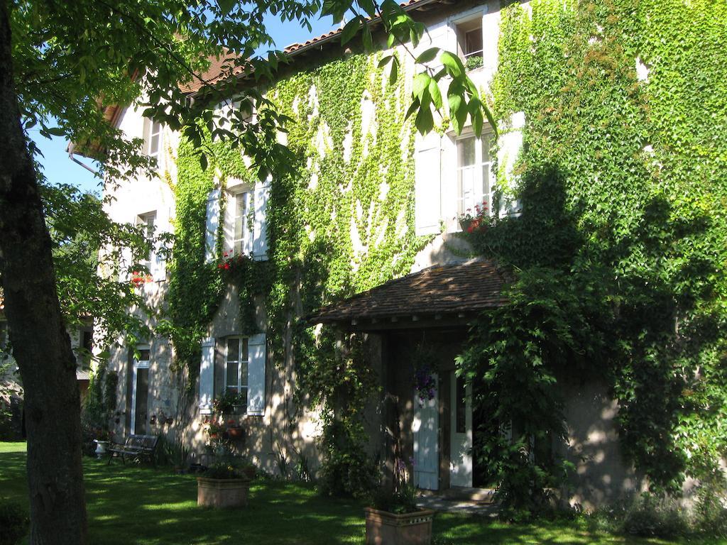 Le Domaine De Panissac Bed & Breakfast Berneuil  Ngoại thất bức ảnh