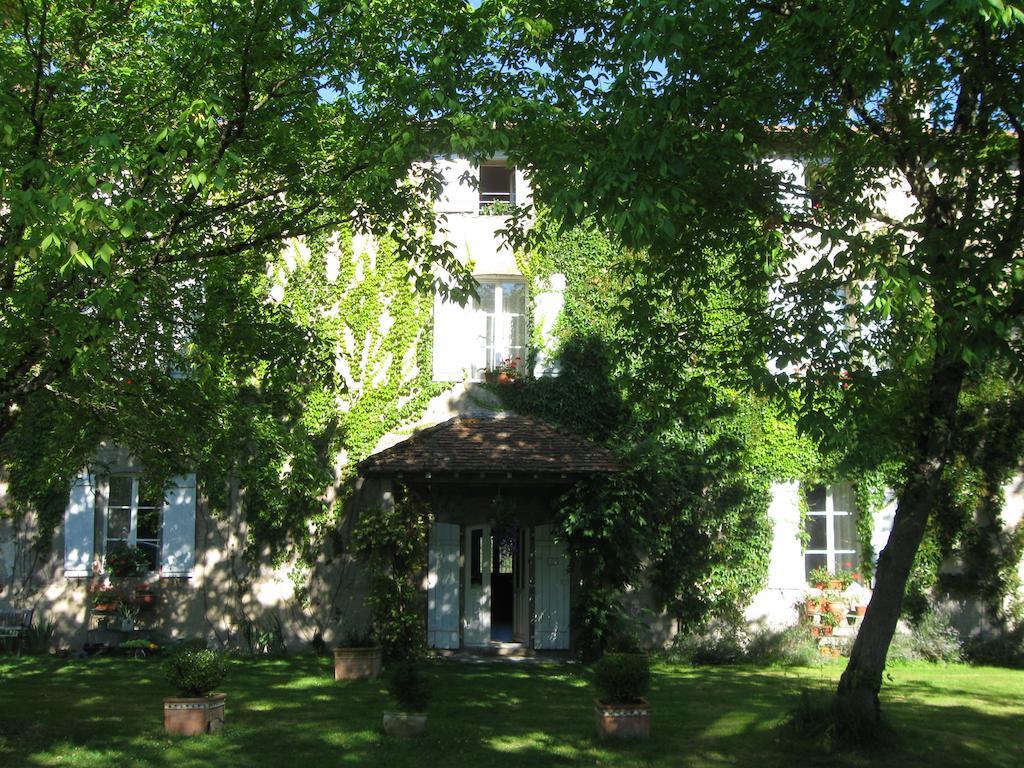 Le Domaine De Panissac Bed & Breakfast Berneuil  Ngoại thất bức ảnh