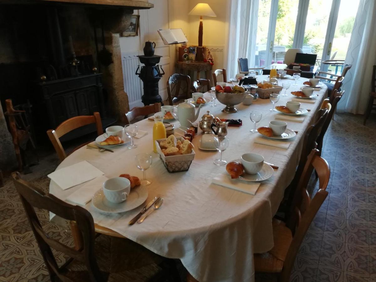 Le Domaine De Panissac Bed & Breakfast Berneuil  Ngoại thất bức ảnh